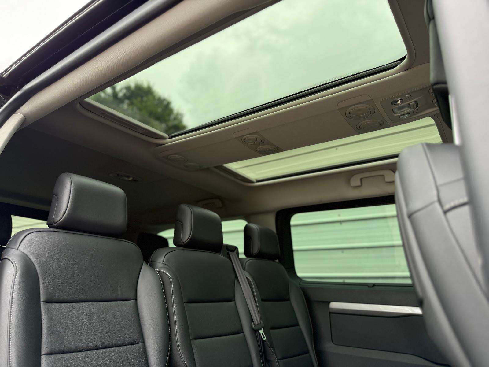 Fahrzeugbild eines Peugeot Traveller