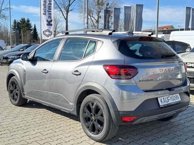 Fahrzeugbild eines Dacia Sandero