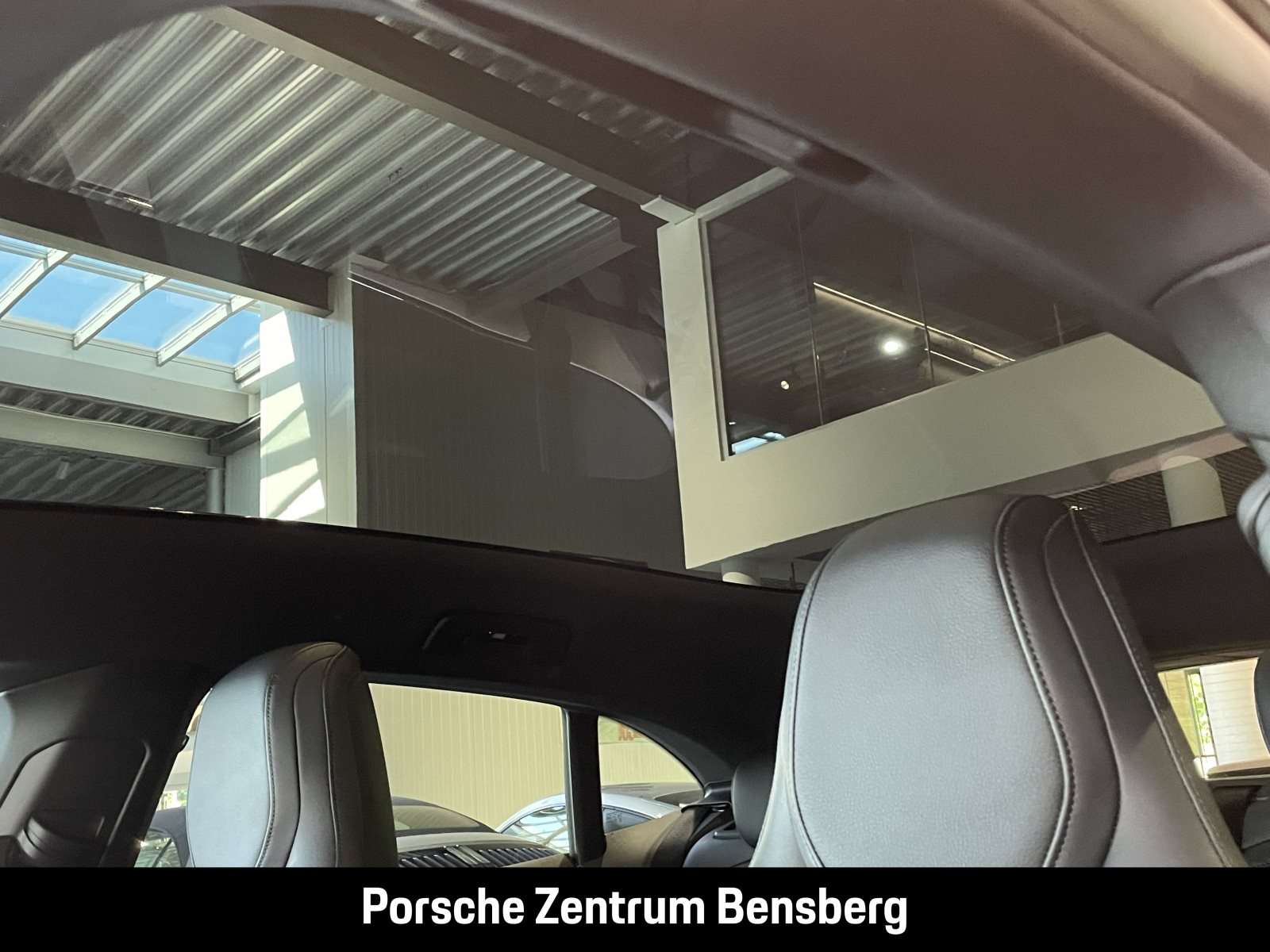 Fahrzeugbild eines Porsche Taycan