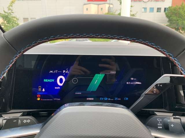 Fahrzeugbild eines Renault Rafale