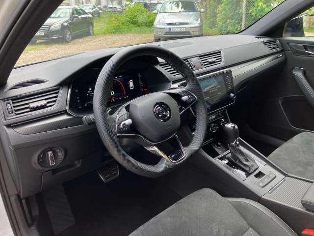 Fahrzeugbild eines Skoda Superb