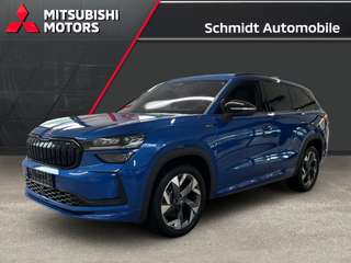 Schräge Frontansicht auf einen Skoda Kodiaq , freigestellt