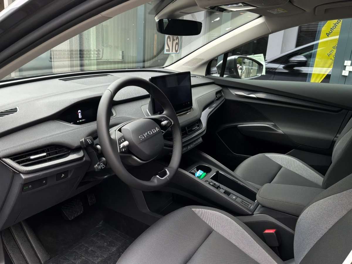 Fahrzeugbild eines Skoda ELROQ