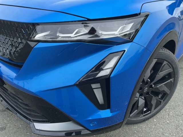 Fahrzeugbild eines Renault Rafale