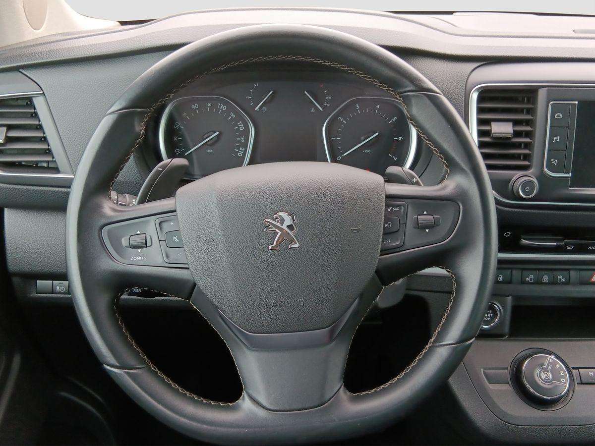 Fahrzeugbild eines Peugeot Traveller