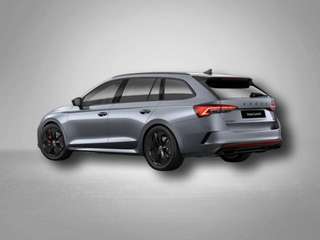 Schräge Frontansicht auf einen Skoda Octavia , freigestellt