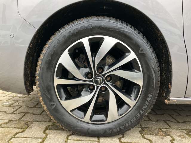 Fahrzeugbild eines Citroën SpaceTourer