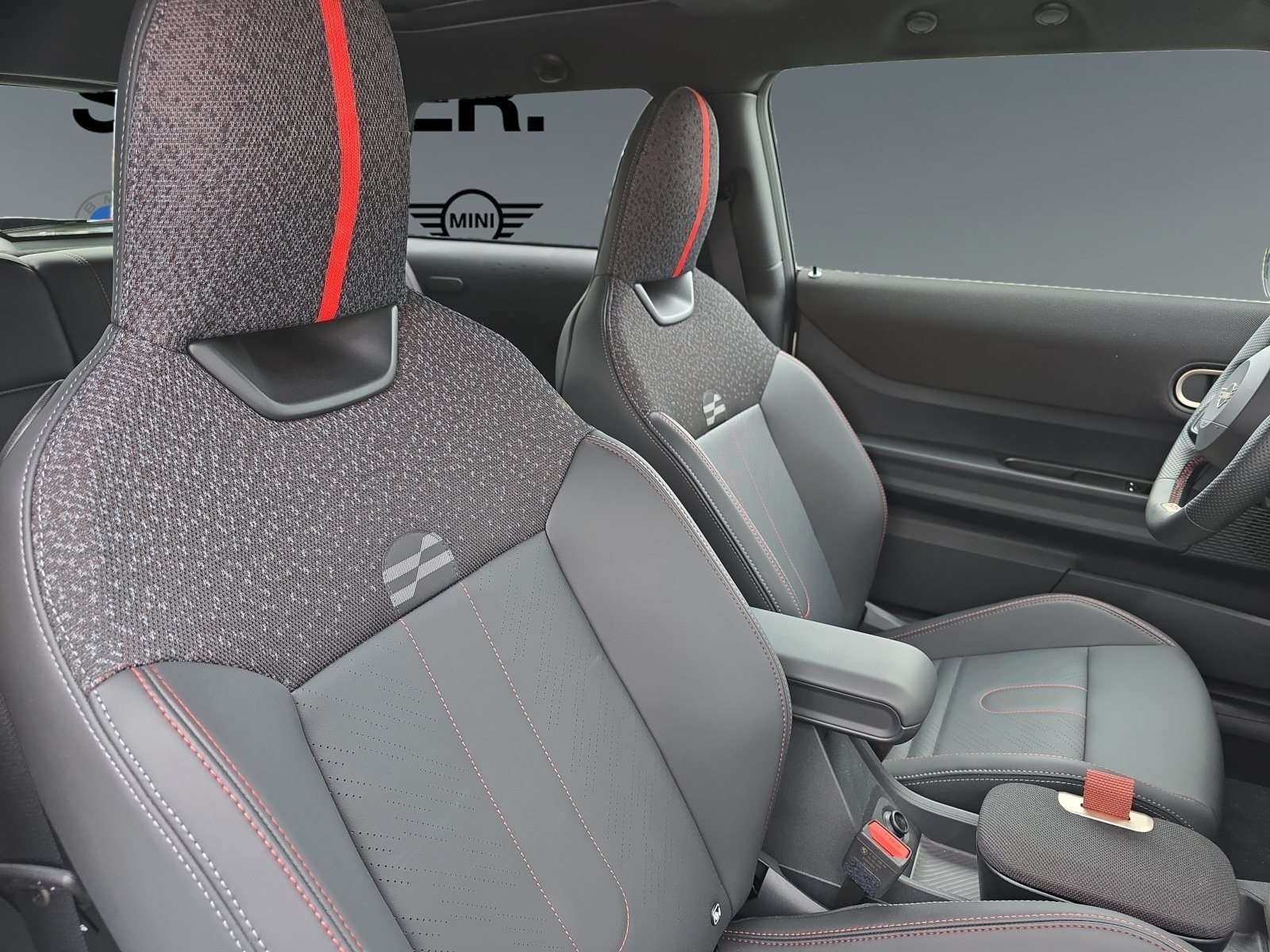 Fahrzeugbild eines MINI COOPER