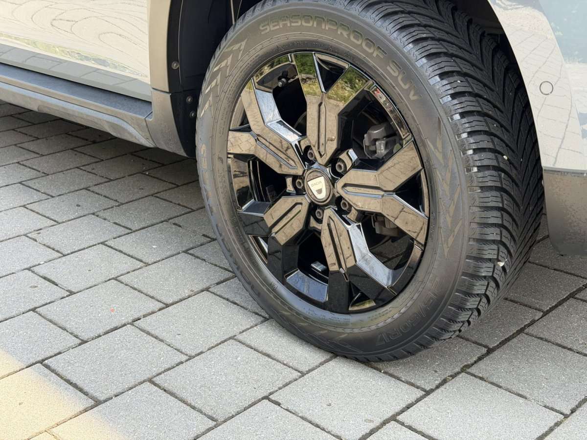 Fahrzeugbild eines Dacia Duster