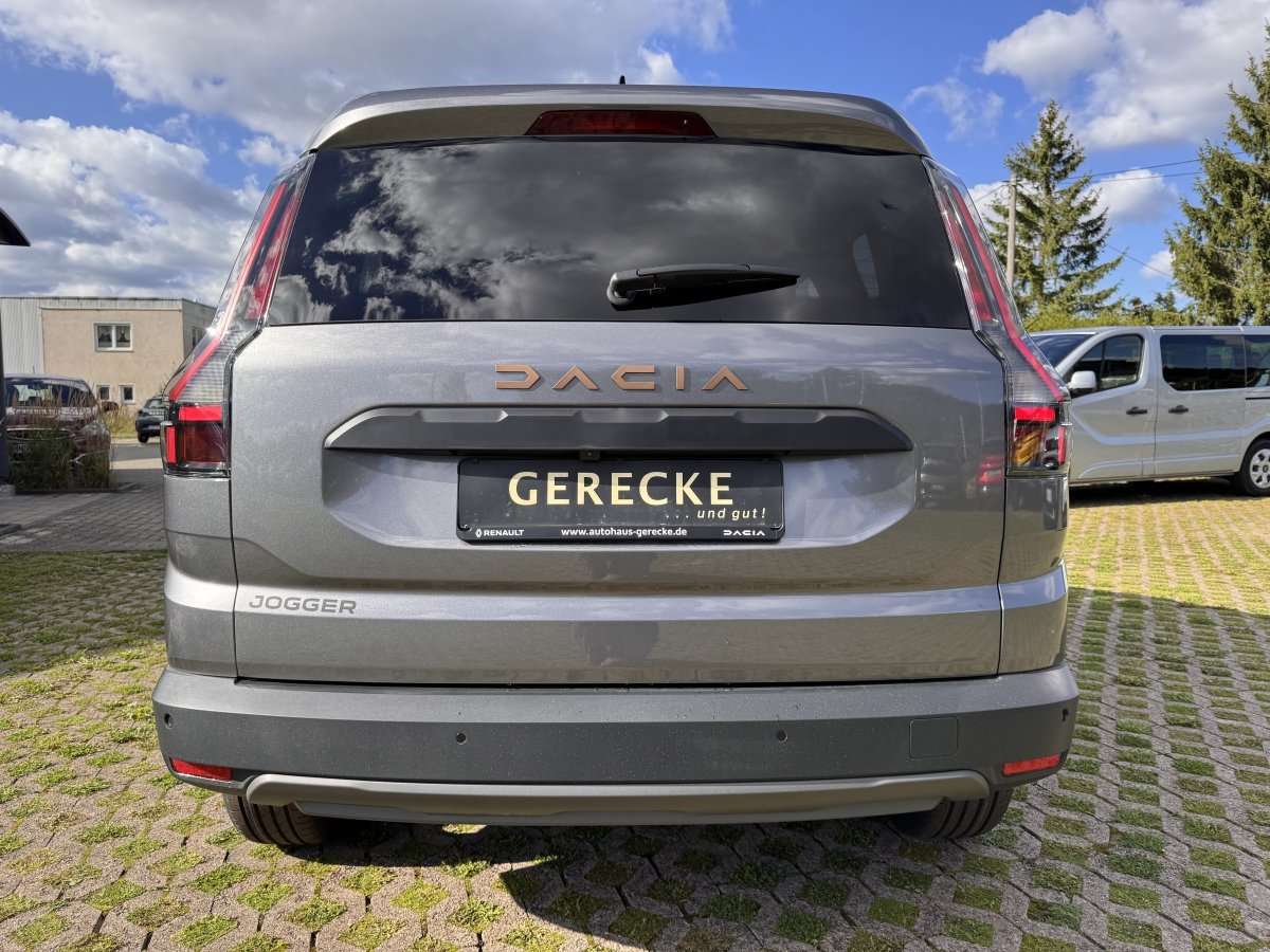 Fahrzeugbild eines Dacia Jogger
