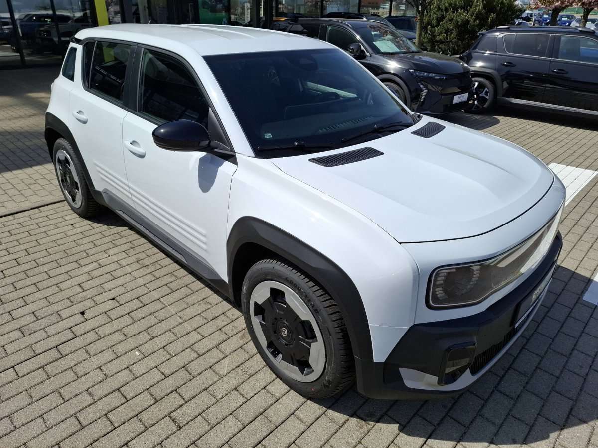 Fahrzeugbild eines Renault 4 E-TECH