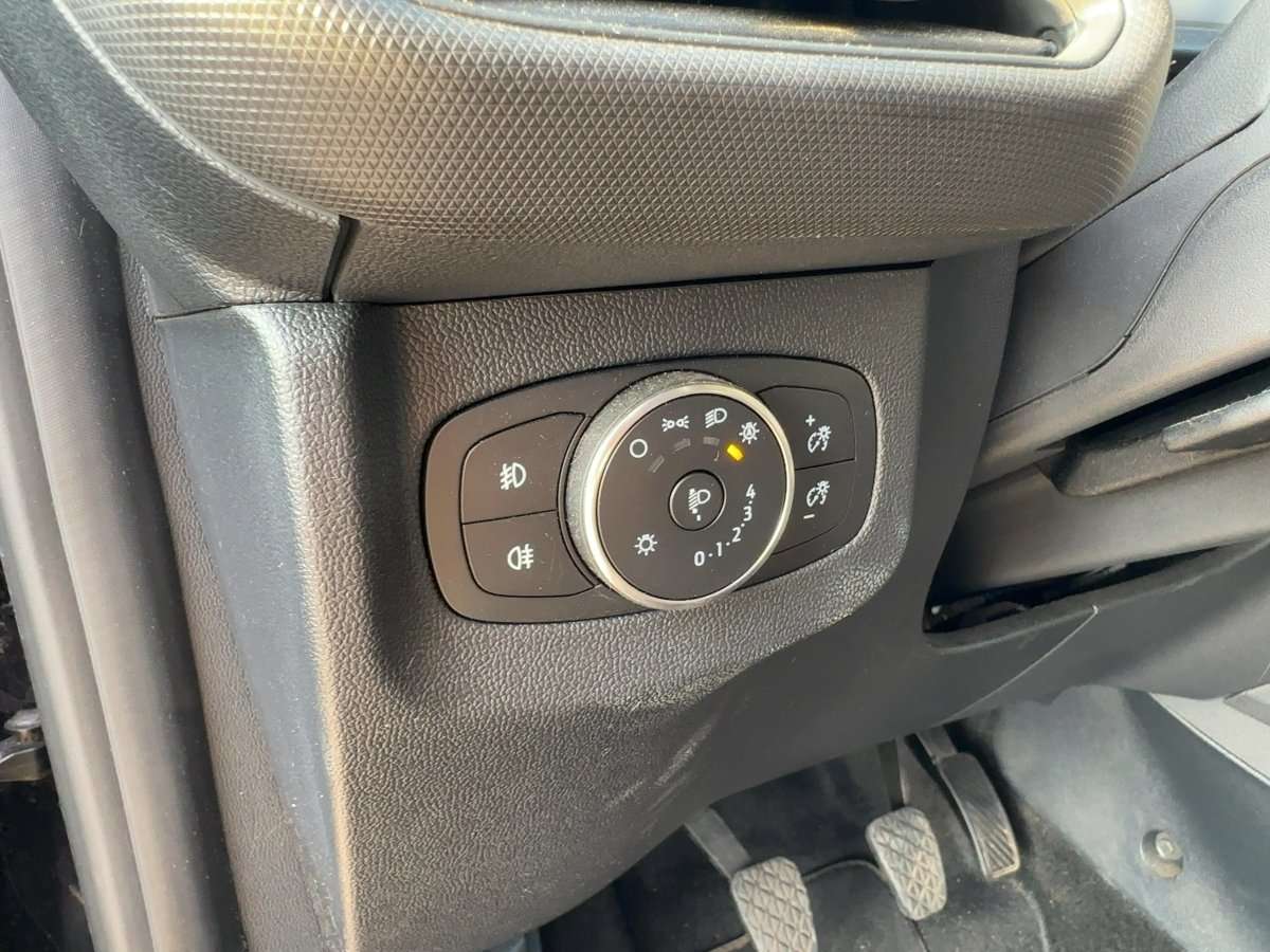 Fahrzeugbild eines Ford Tourneo Courier