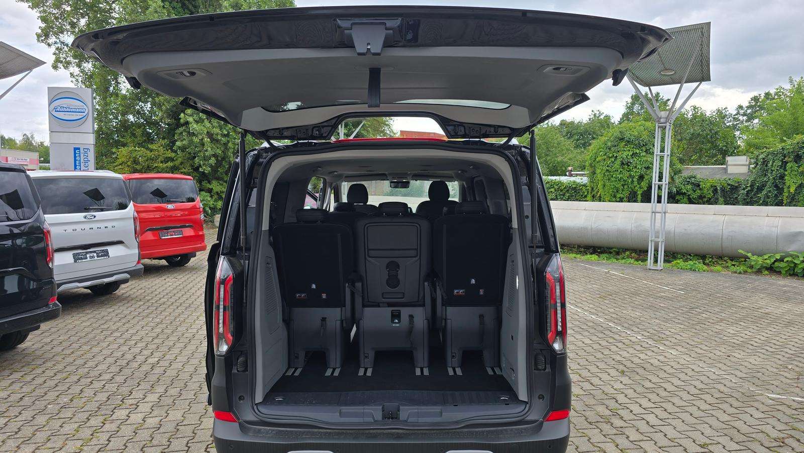 Fahrzeugbild eines Ford Tourneo Custom