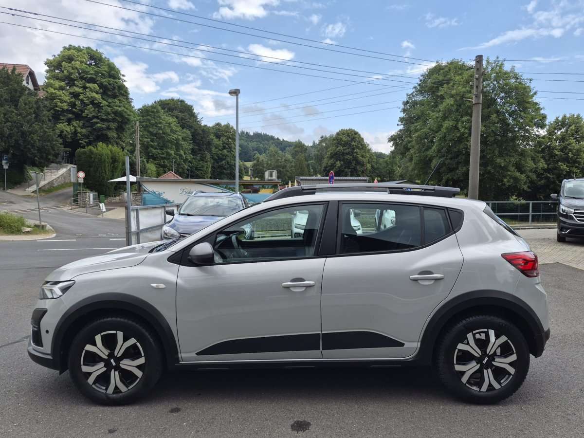 Fahrzeugbild eines Dacia Sandero
