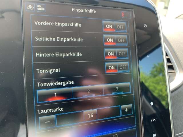 Fahrzeugbild eines Renault Grand Scénic