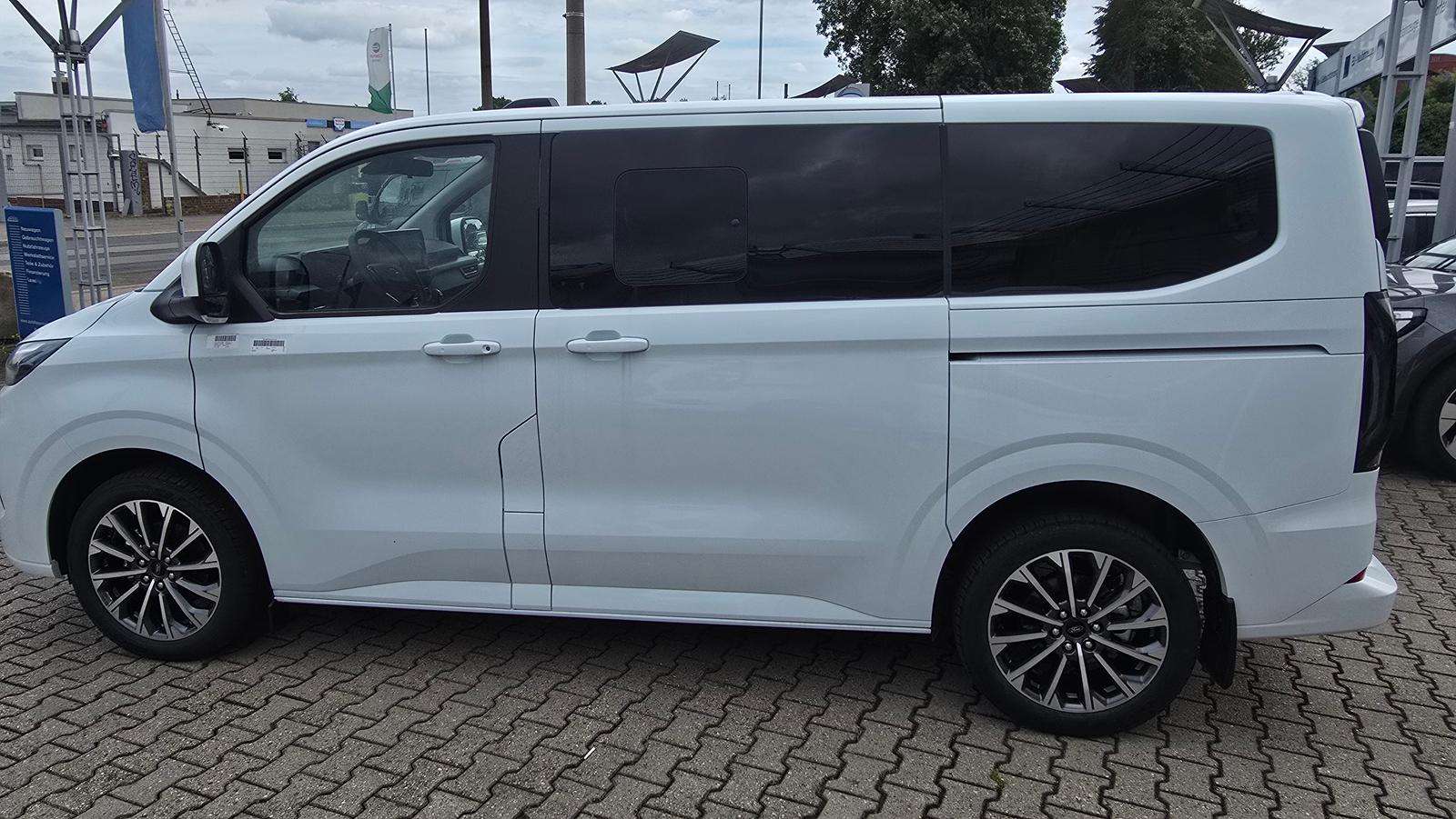 Fahrzeugbild eines Ford Tourneo Custom