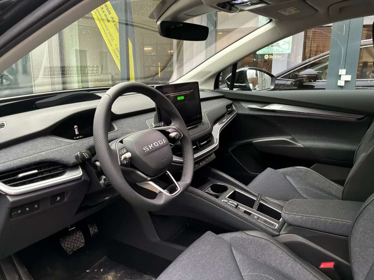 Fahrzeugbild eines Skoda ELROQ