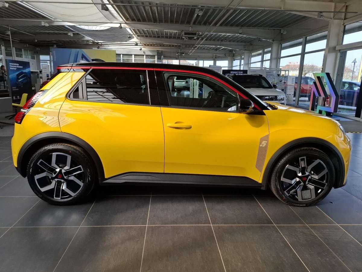 Fahrzeugbild eines Renault 5 E-TECH