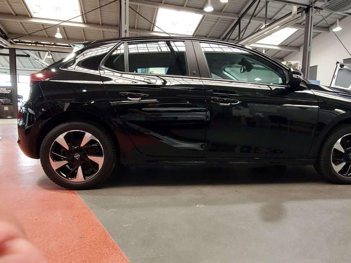 Fahrzeugbild eines Opel Corsa