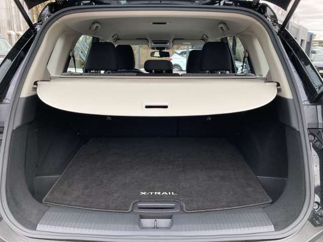 Fahrzeugbild eines Nissan X-TRAIL