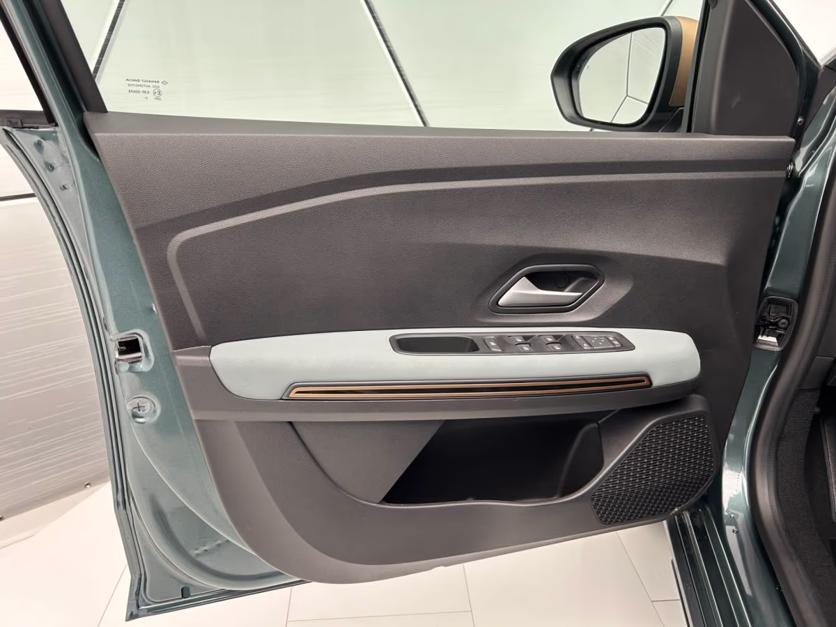 Fahrzeugbild eines Dacia Sandero