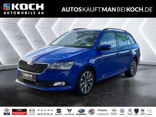 Schräge Frontansicht auf einen Skoda Fabia , freigestellt