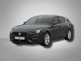 Schräge Frontansicht auf einen SEAT Leon , freigestellt