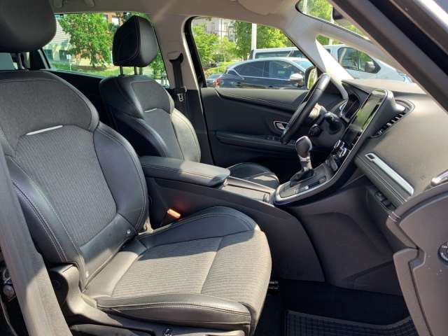 Fahrzeugbild eines Renault Grand Scénic