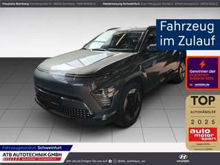 Schräge Frontansicht auf einen Hyundai Kona Elektro , freigestellt