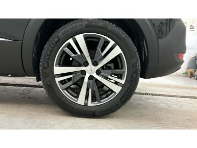 Fahrzeugbild eines Peugeot 5008