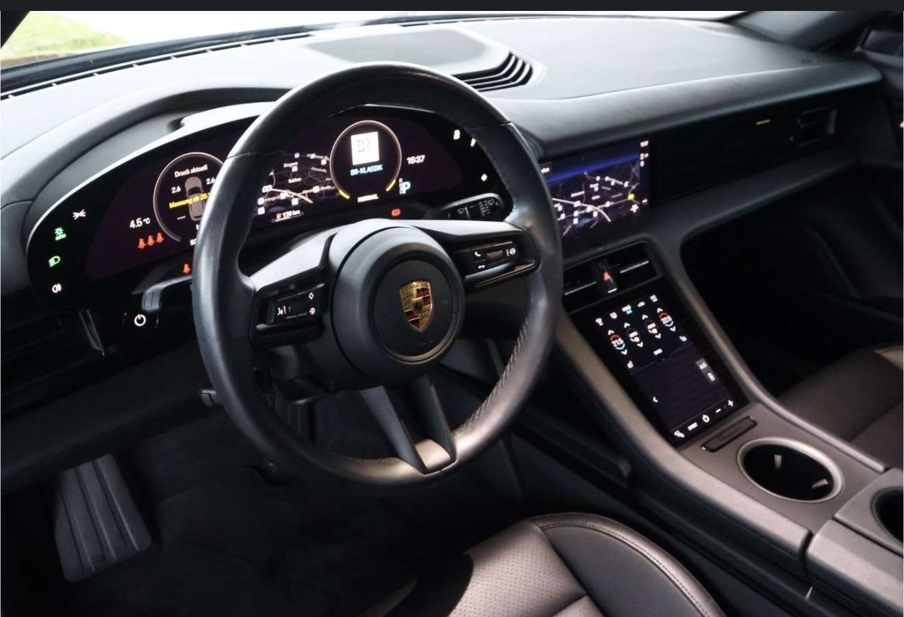 Fahrzeugbild eines Porsche Taycan