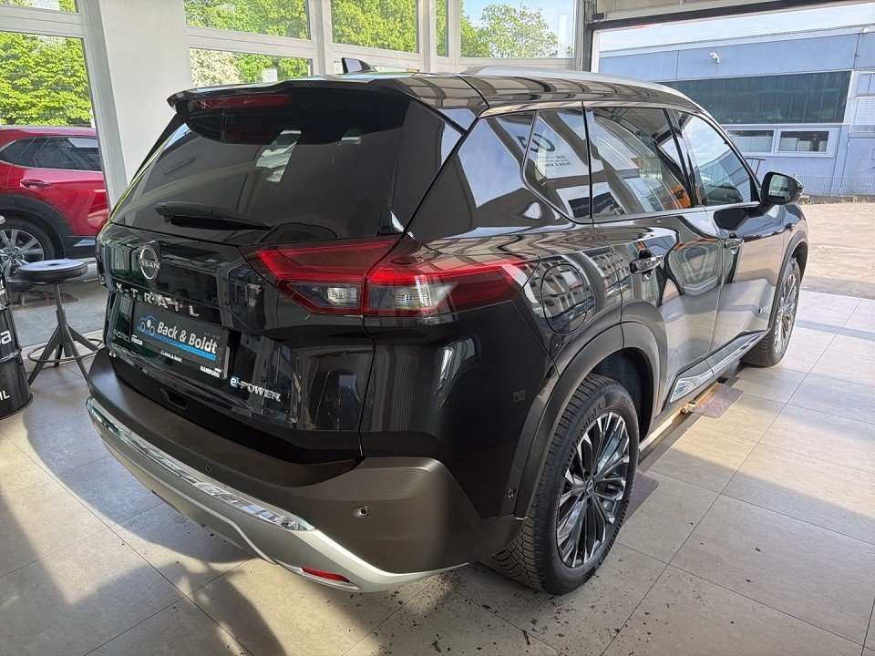Fahrzeugbild eines Nissan X-TRAIL