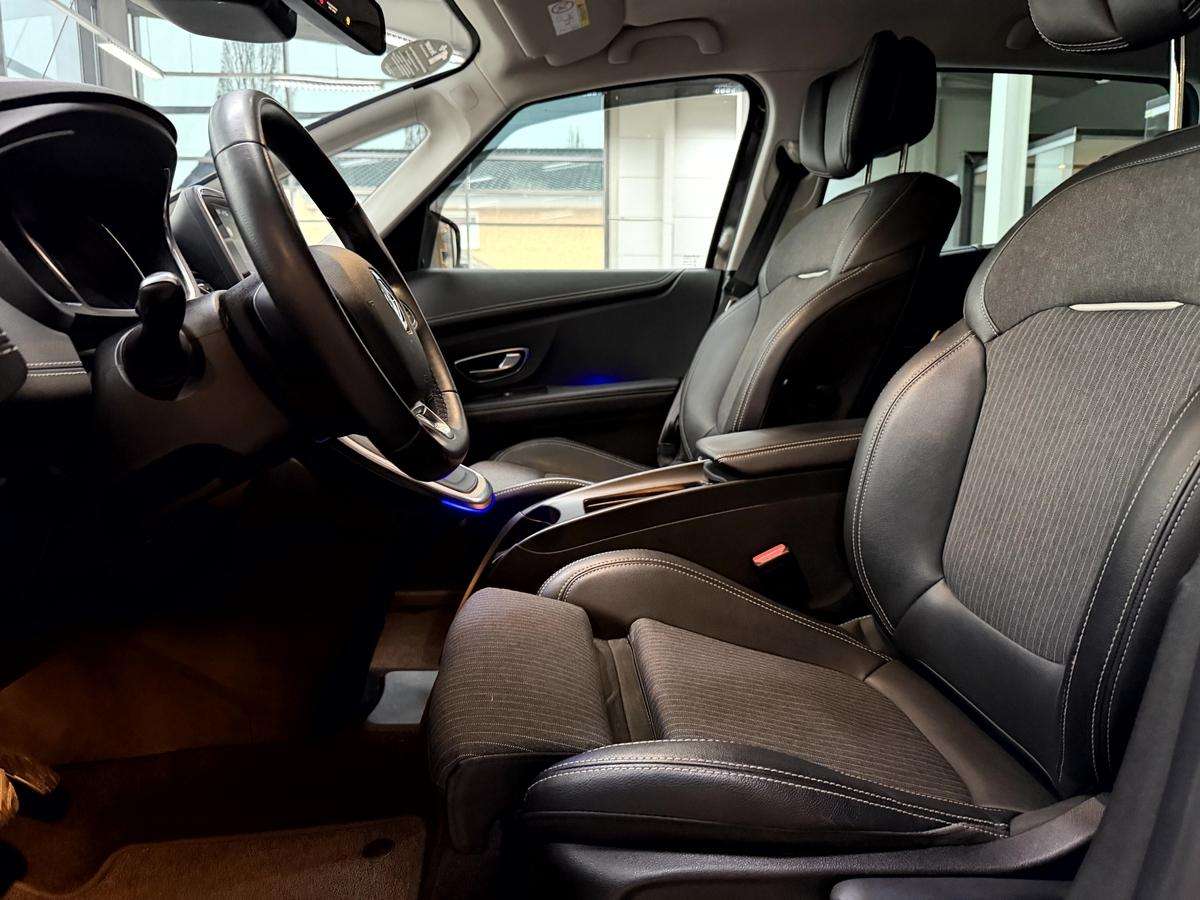 Fahrzeugbild eines Renault Scénic