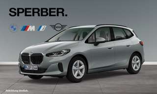 Schräge Frontansicht auf einen BMW 2er-Reihe , freigestellt
