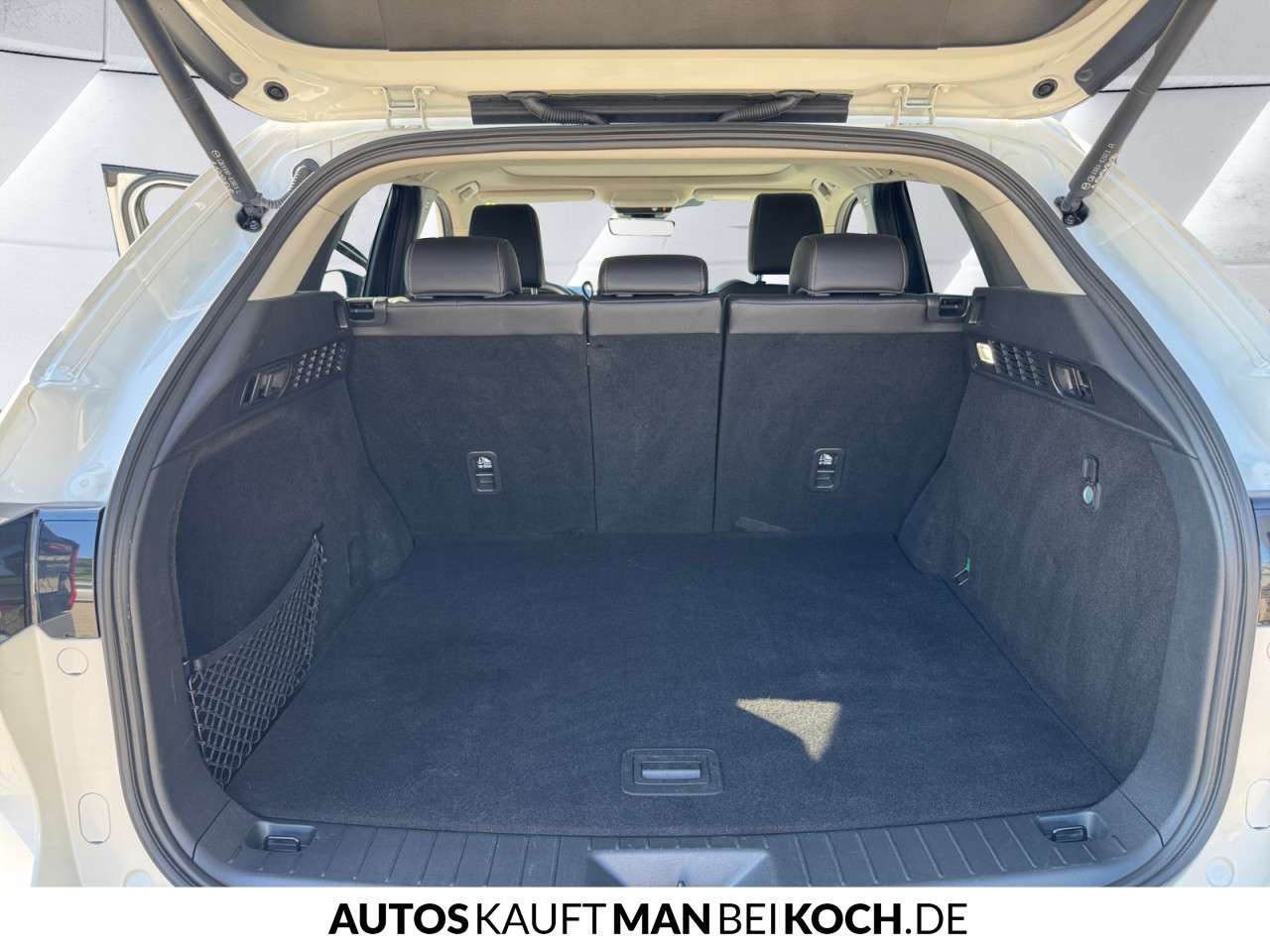 Fahrzeugbild eines Mazda CX-60