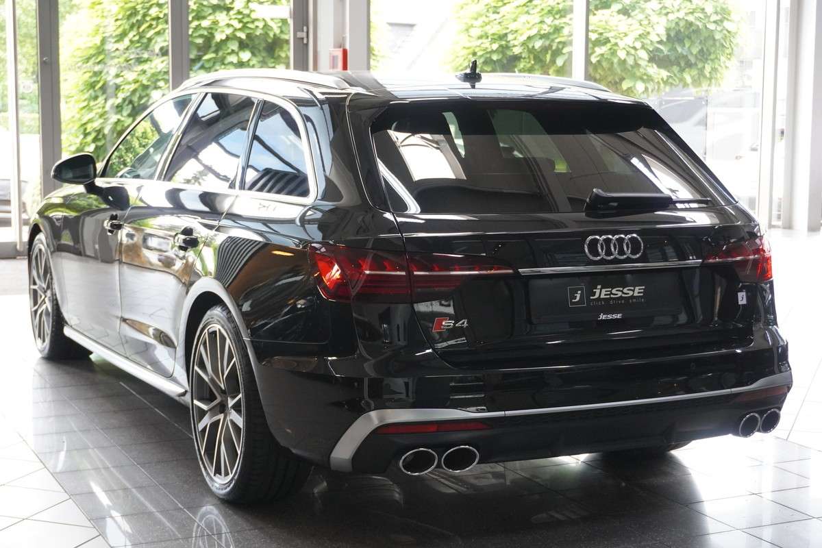 Fahrzeugbild eines Audi S4