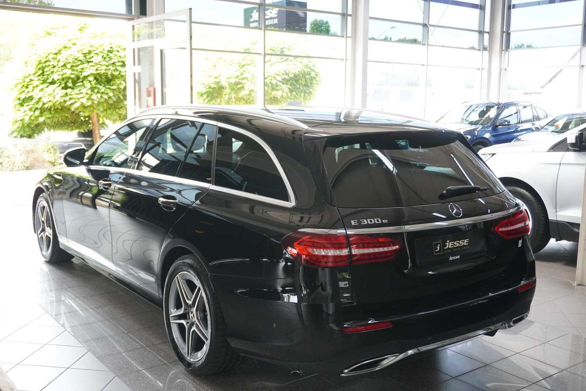Fahrzeugbild eines Mercedes-Benz E-Klasse