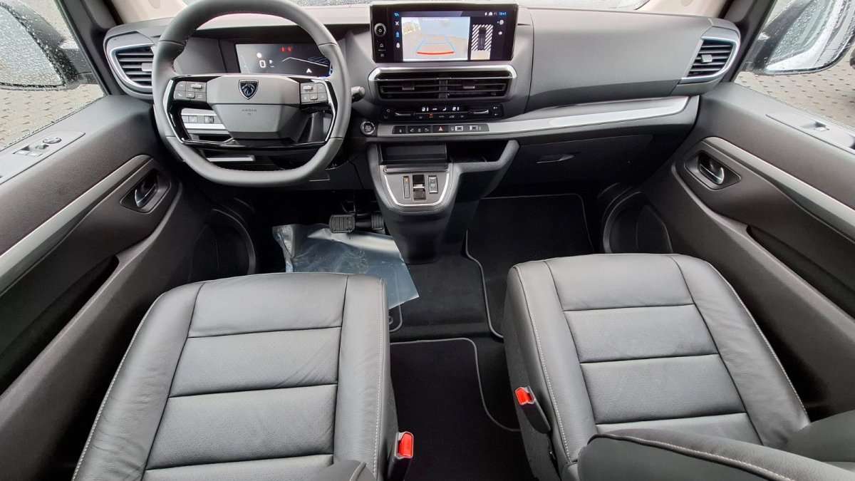 Fahrzeugbild eines Peugeot Traveller