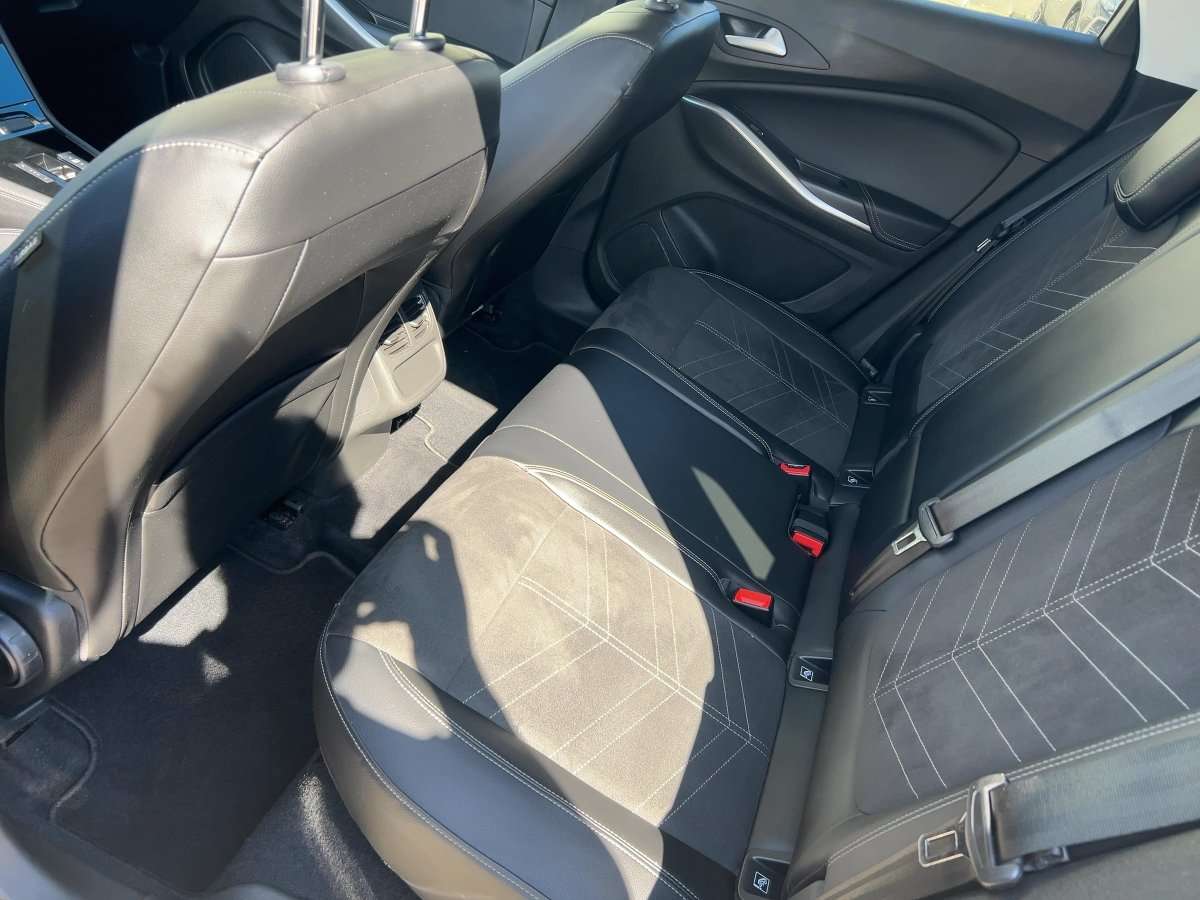 Fahrzeugbild eines Opel Grandland X