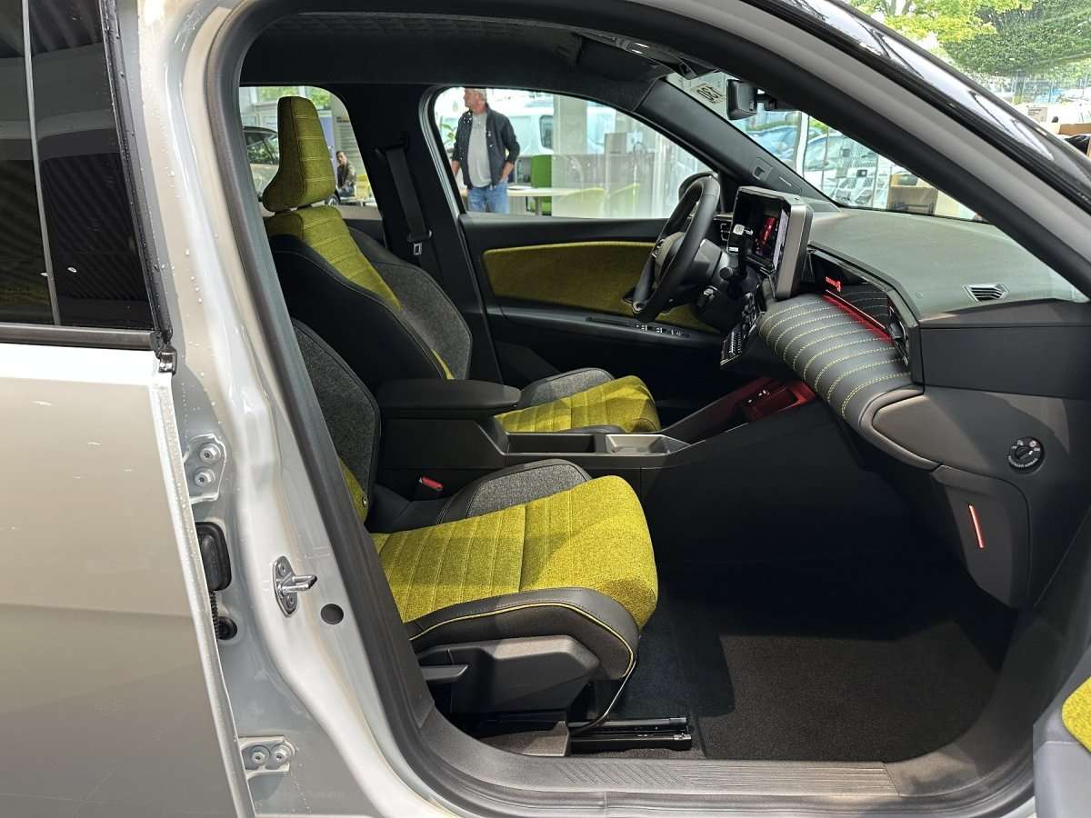 Fahrzeugbild eines Renault 5 E-TECH