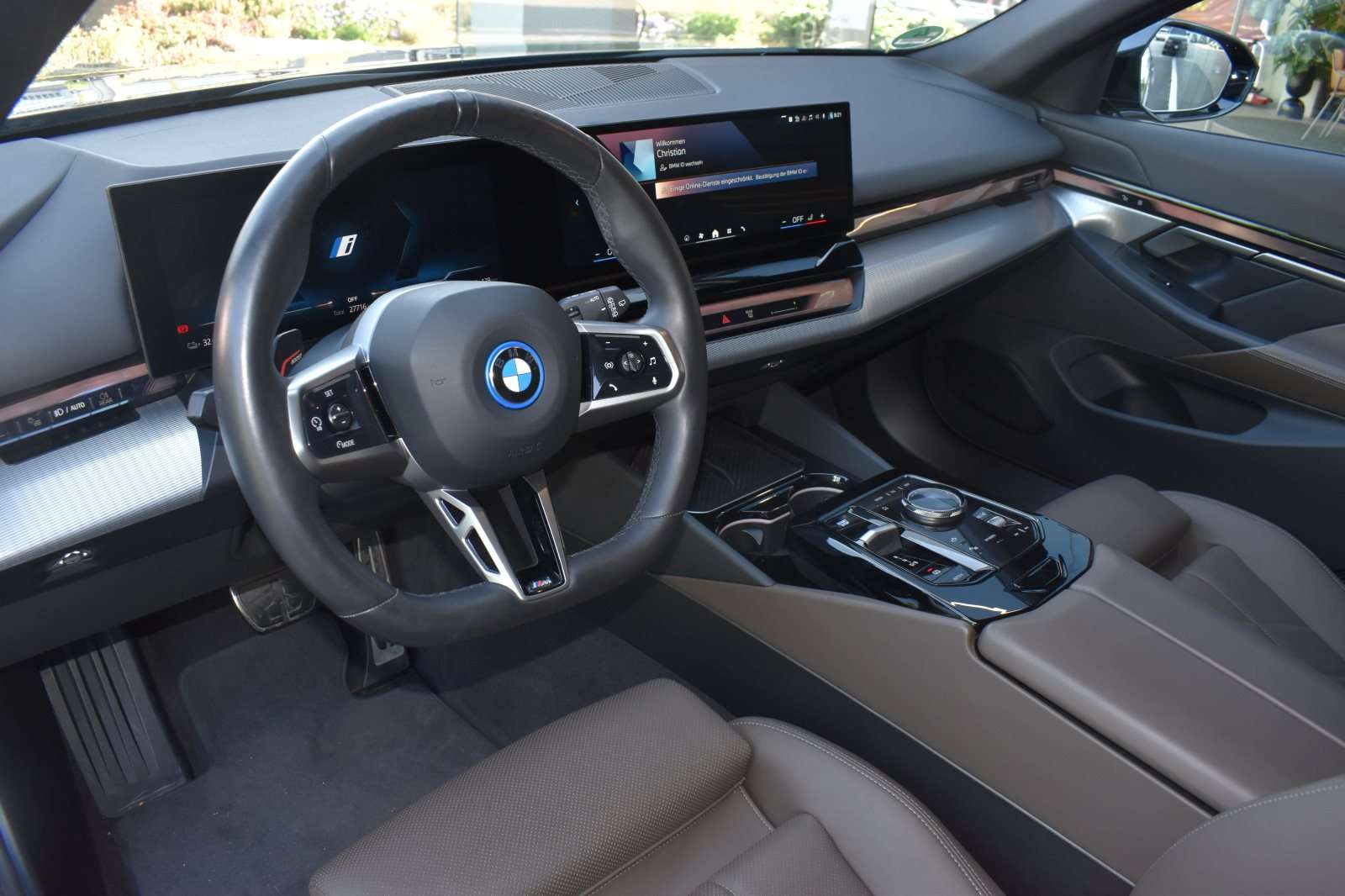 Fahrzeugbild eines BMW i5