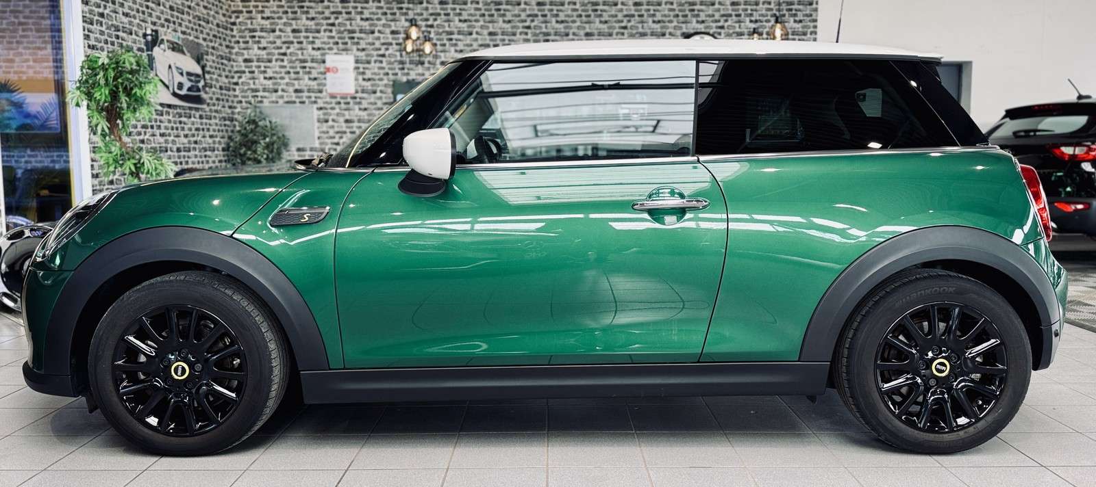 Fahrzeugbild eines MINI COOPER