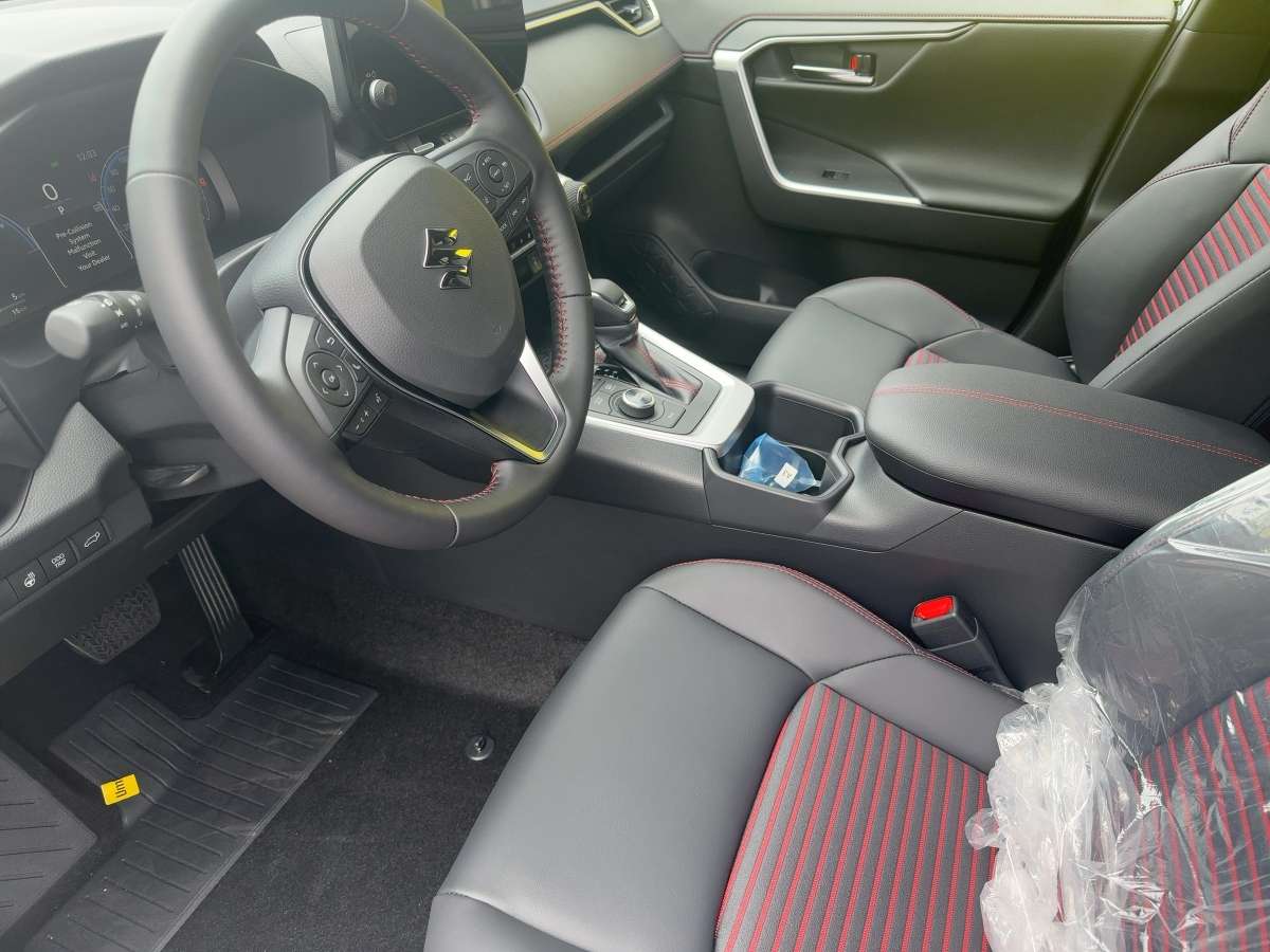 Fahrzeugbild eines Suzuki Across