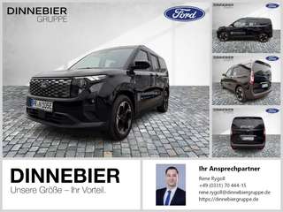 Schräge Frontansicht auf einen Ford Tourneo Courier , freigestellt