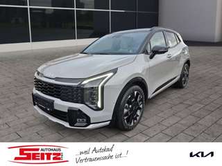 Schräge Frontansicht auf einen Kia Sportage , freigestellt