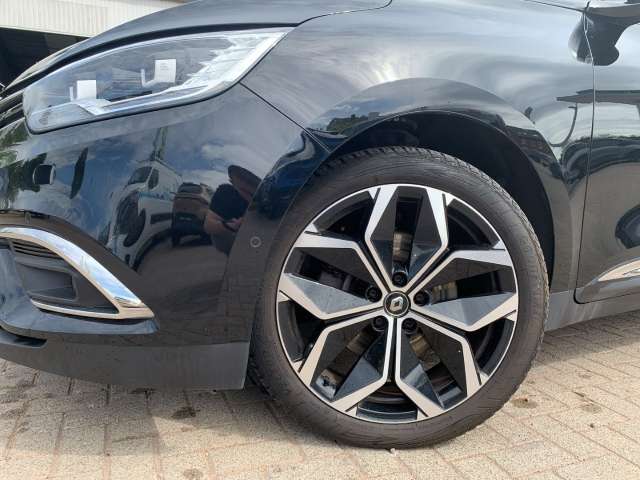Fahrzeugbild eines Renault Grand Scénic