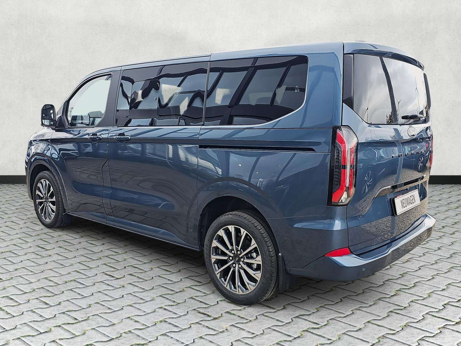 Fahrzeugbild eines Ford Tourneo Custom