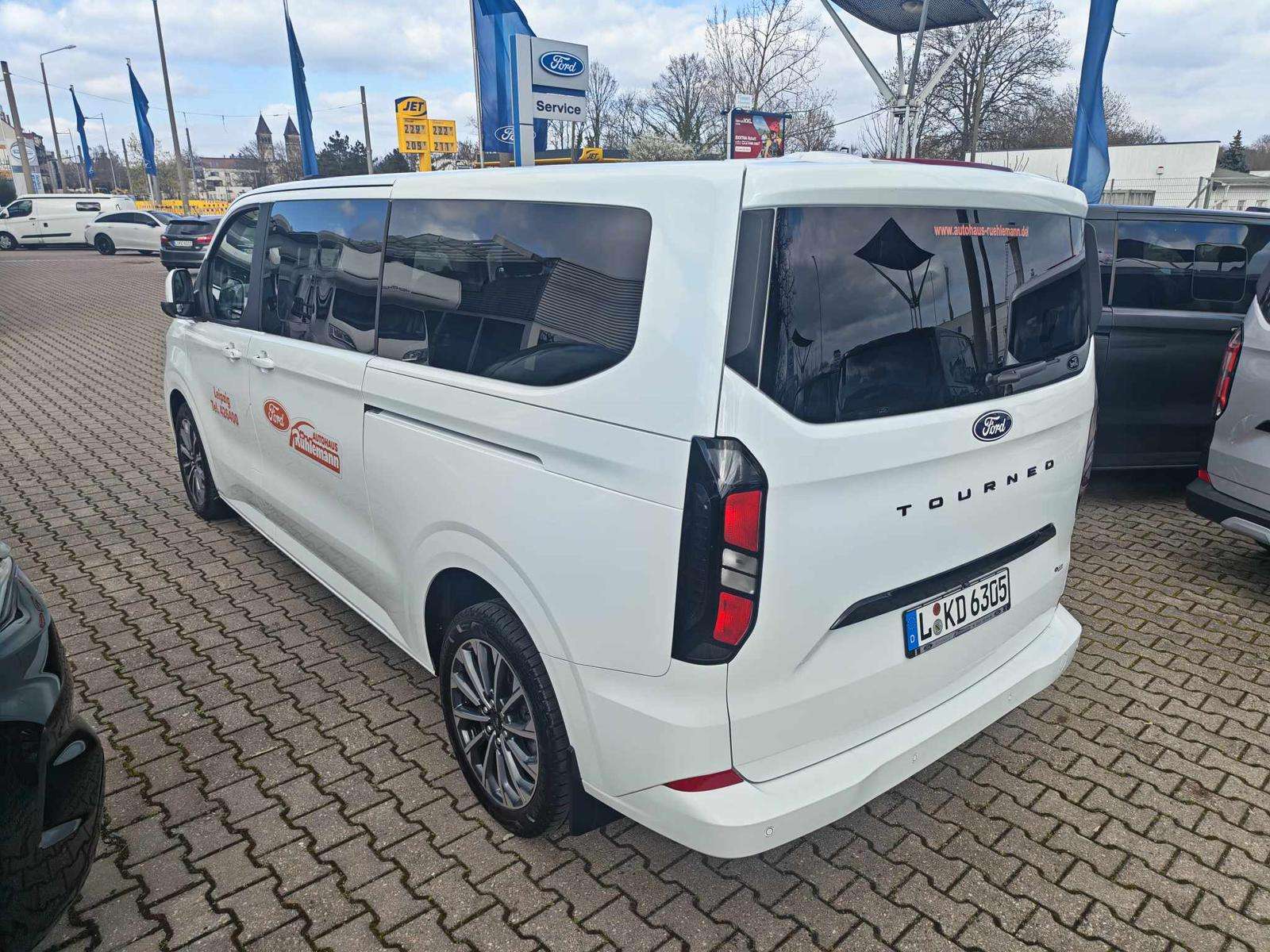 Fahrzeugbild eines Ford Tourneo Custom