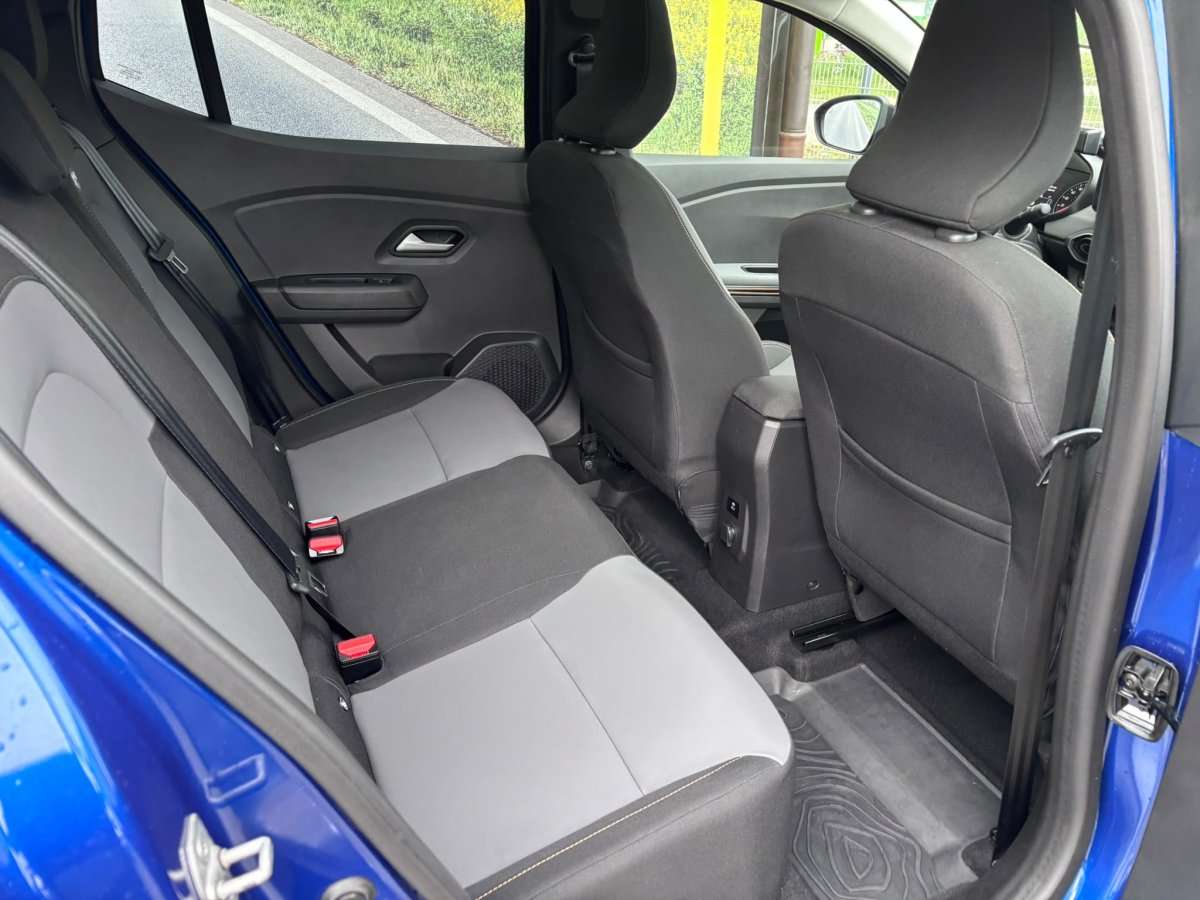 Fahrzeugbild eines Dacia Sandero