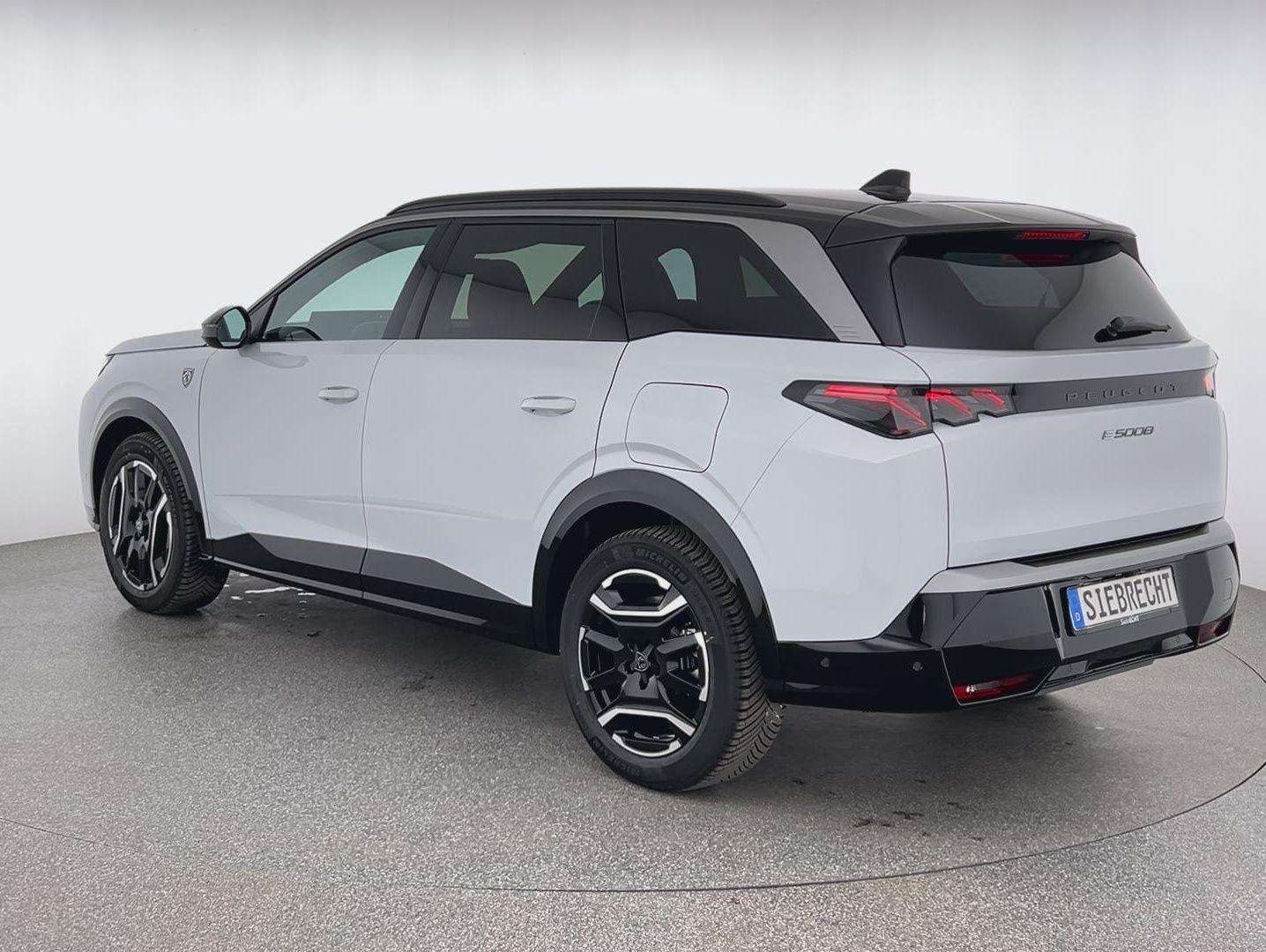 Fahrzeugbild eines Peugeot 5008